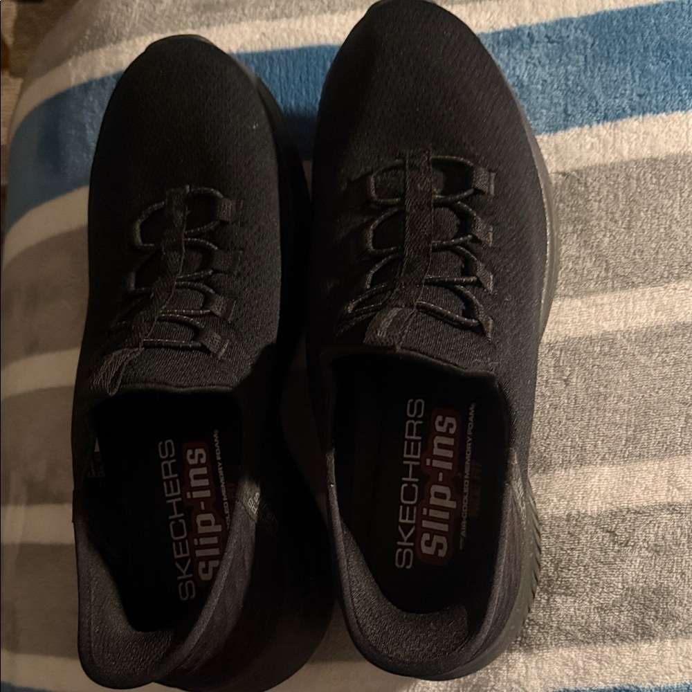 Skechers Black Slip-On Knit Loafers